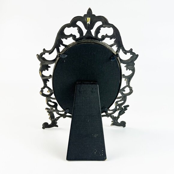 Vintage Victorian Style Ornate Metal Easel Back Oval Photo  Vintage Victorian Style Ornate Metal Easel Back Oval Photo Picture Frame 5\